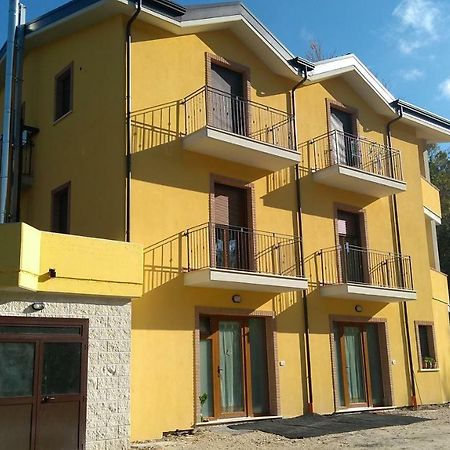 Villa Center Appartamenti Nel Verde In Citta 坎波巴索 外观 照片