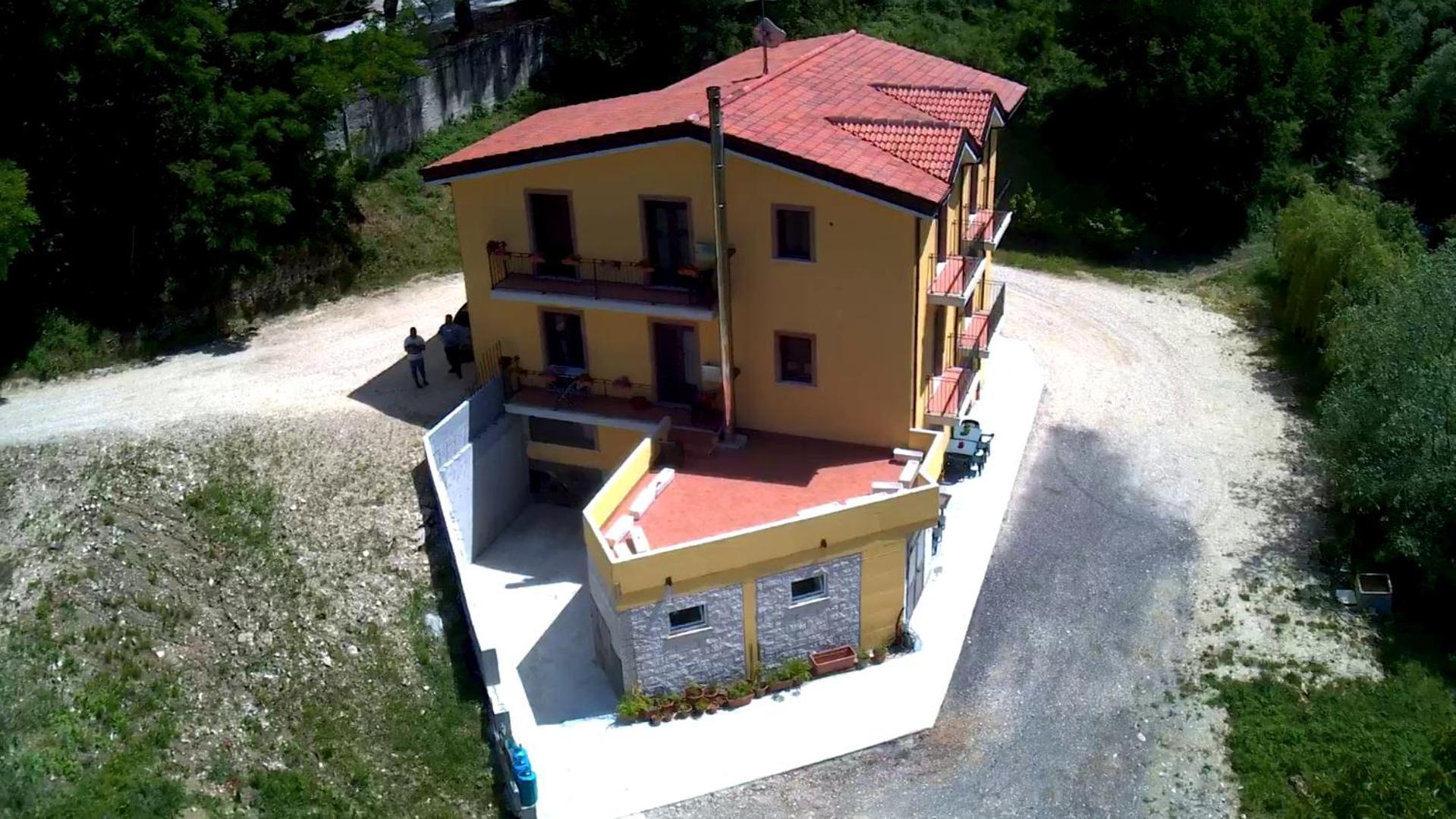 Villa Center Appartamenti Nel Verde In Citta 坎波巴索 外观 照片